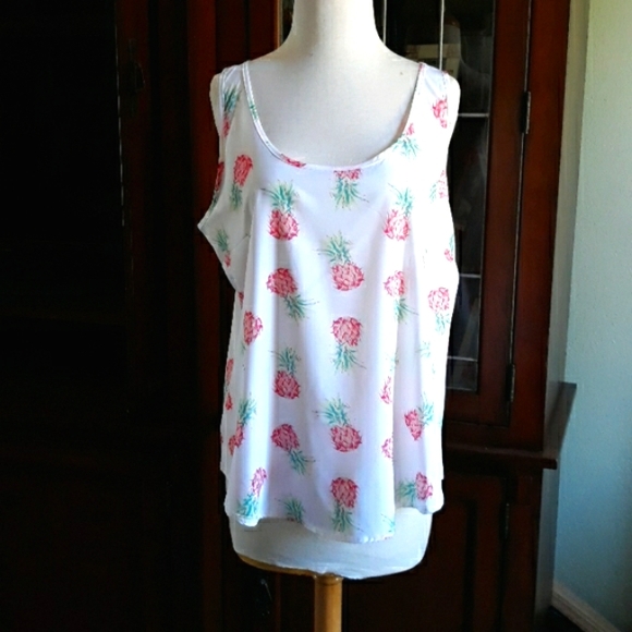 NWT Womens Pineapple Print Tank Top. - Picture 2 of 6